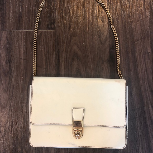 Trademark Handbags - Trademark Cream Leather Shoulder Bag